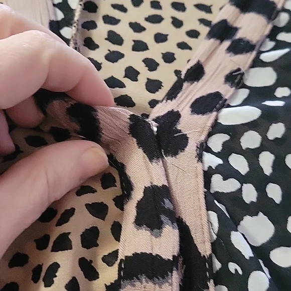 Umgee Two-Tone Animal Print Blouse in Tan and Black - Picture 3 of 5